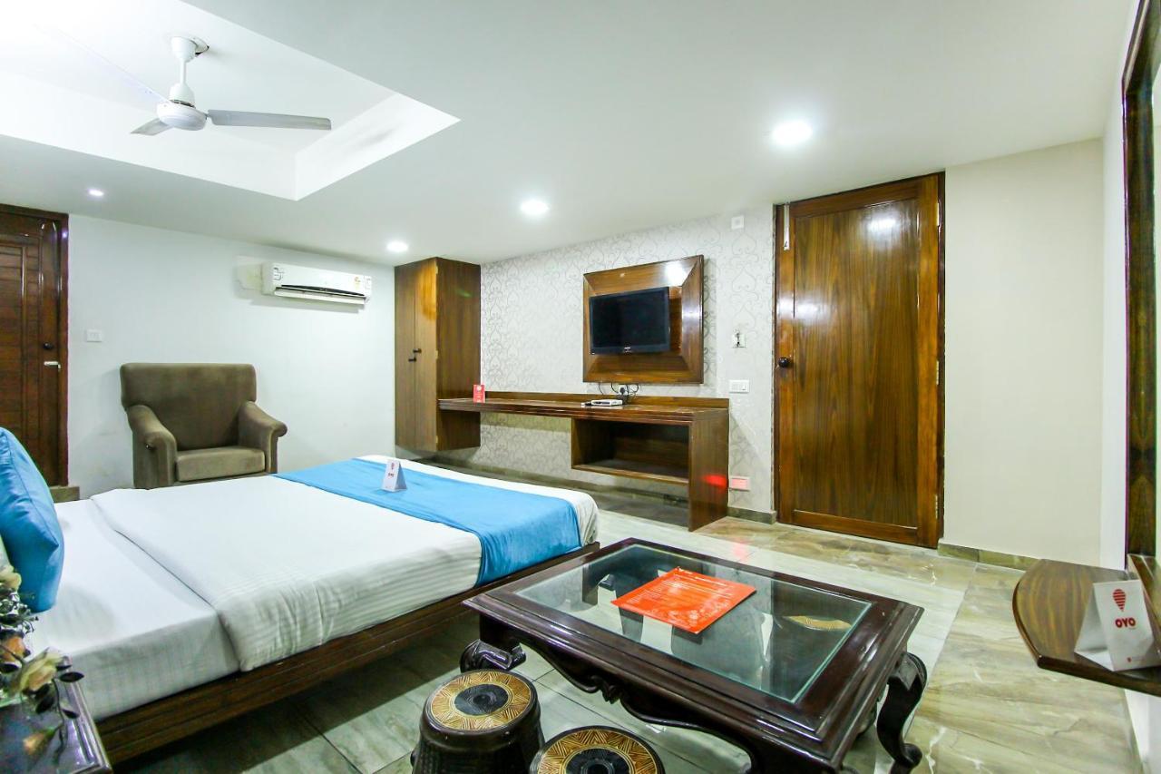 Hotel Seven Ahmedabad Exteriör bild