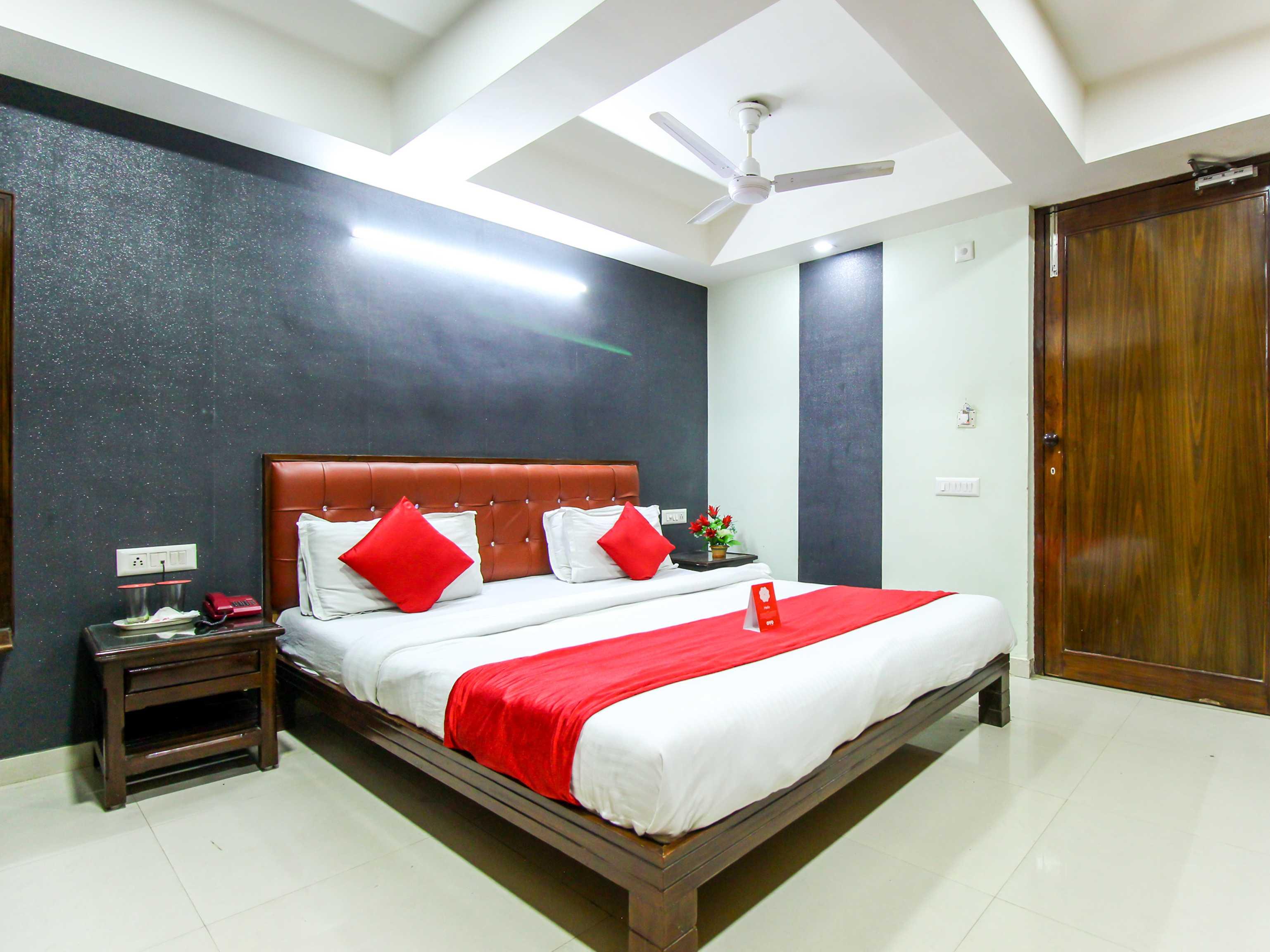Hotel Seven Ahmedabad Exteriör bild