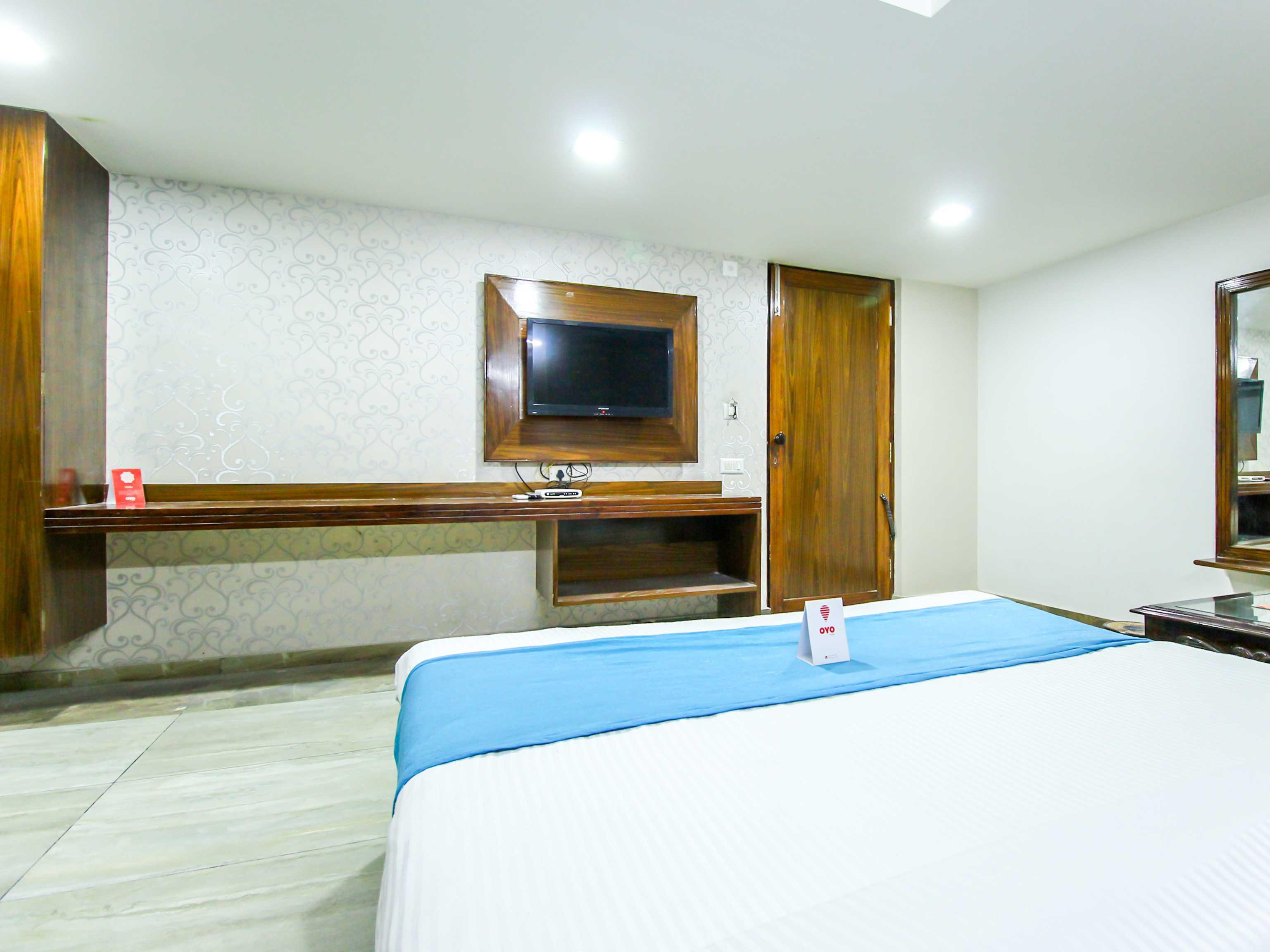 Hotel Seven Ahmedabad Exteriör bild