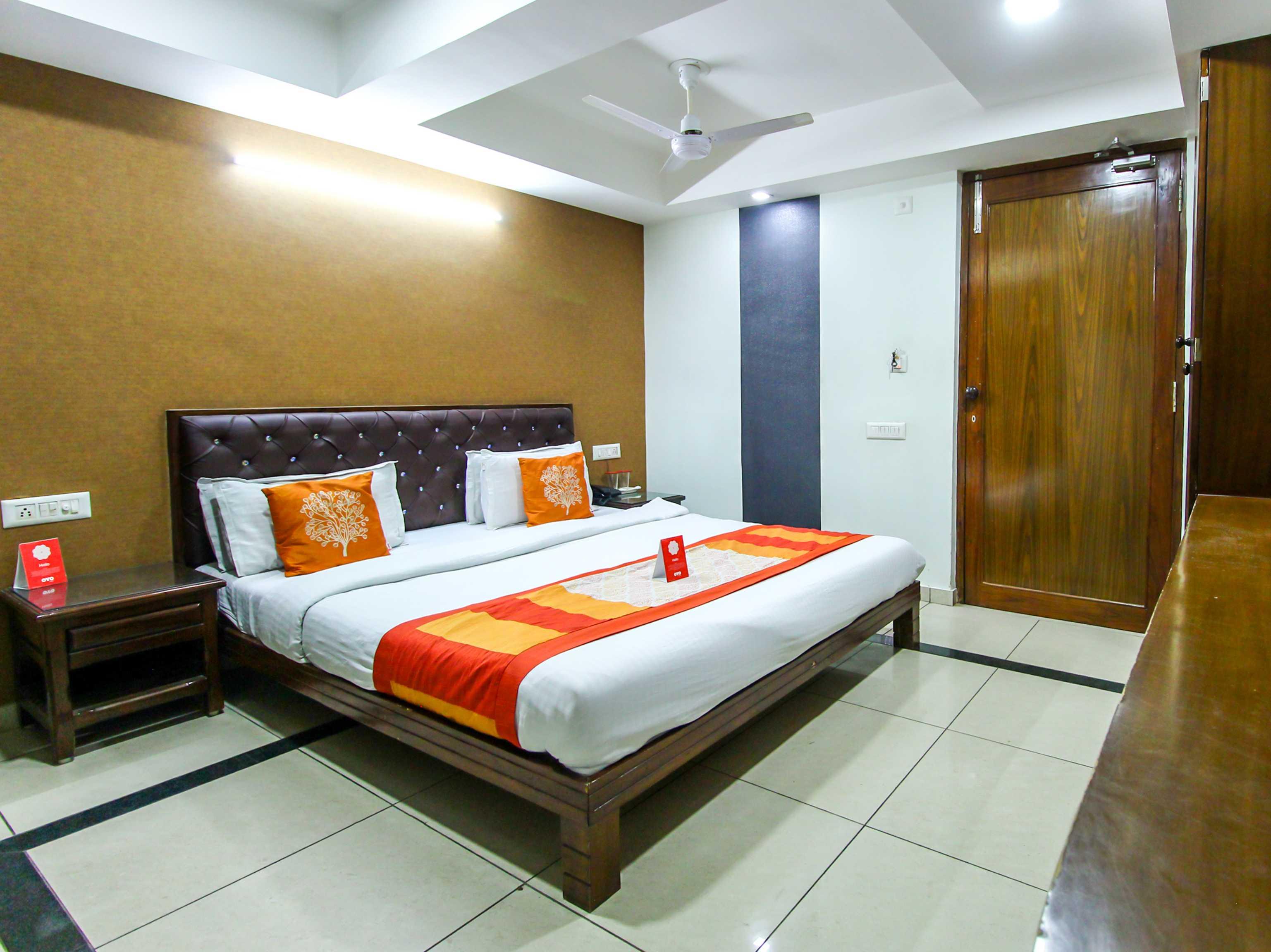 Hotel Seven Ahmedabad Exteriör bild