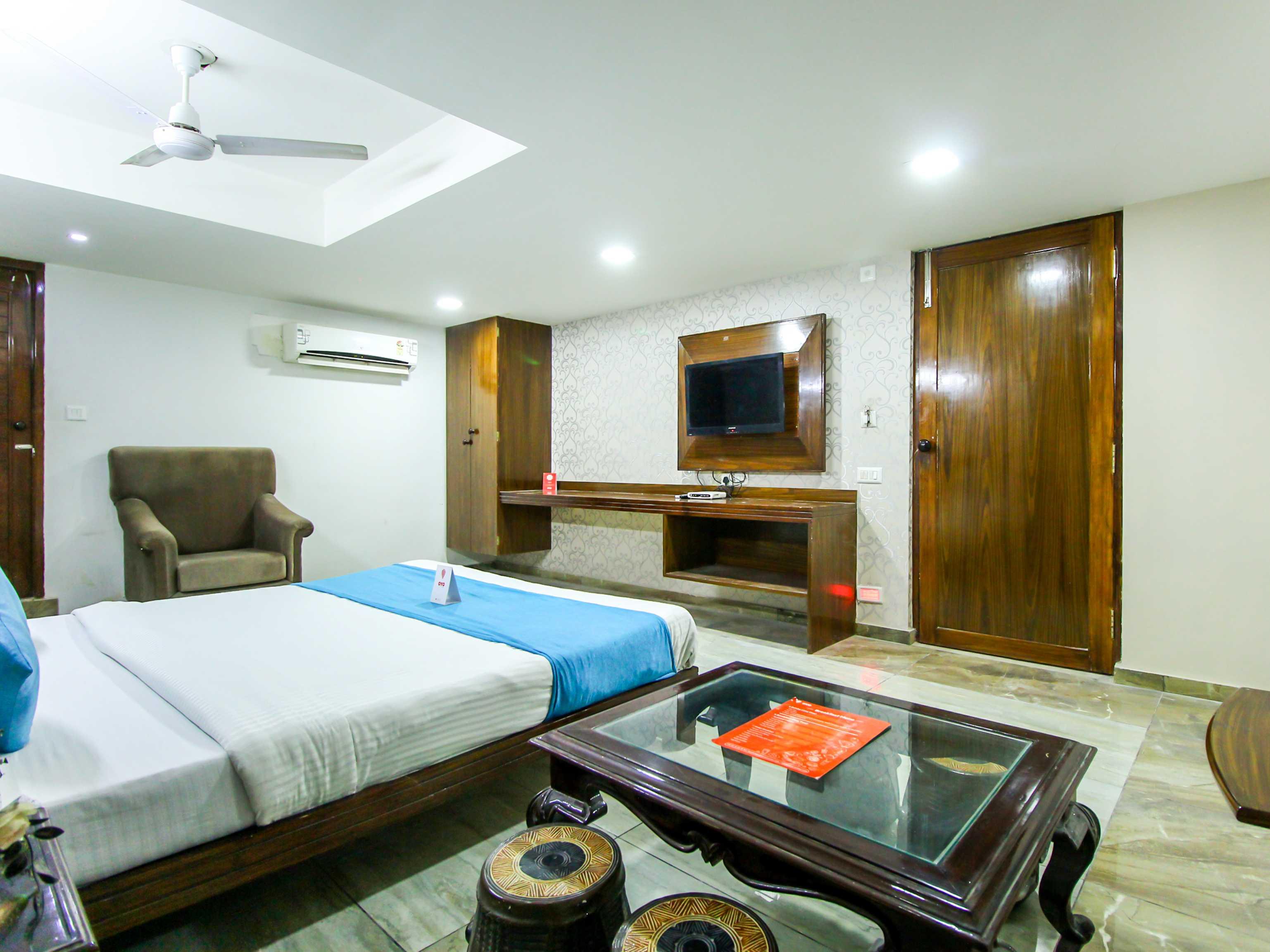 Hotel Seven Ahmedabad Exteriör bild